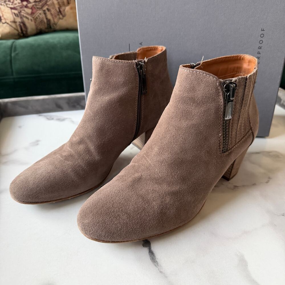 Aquatalia Fallon Suede Ankle Booties Light Brown Size 39 - Picture 5 of 9
